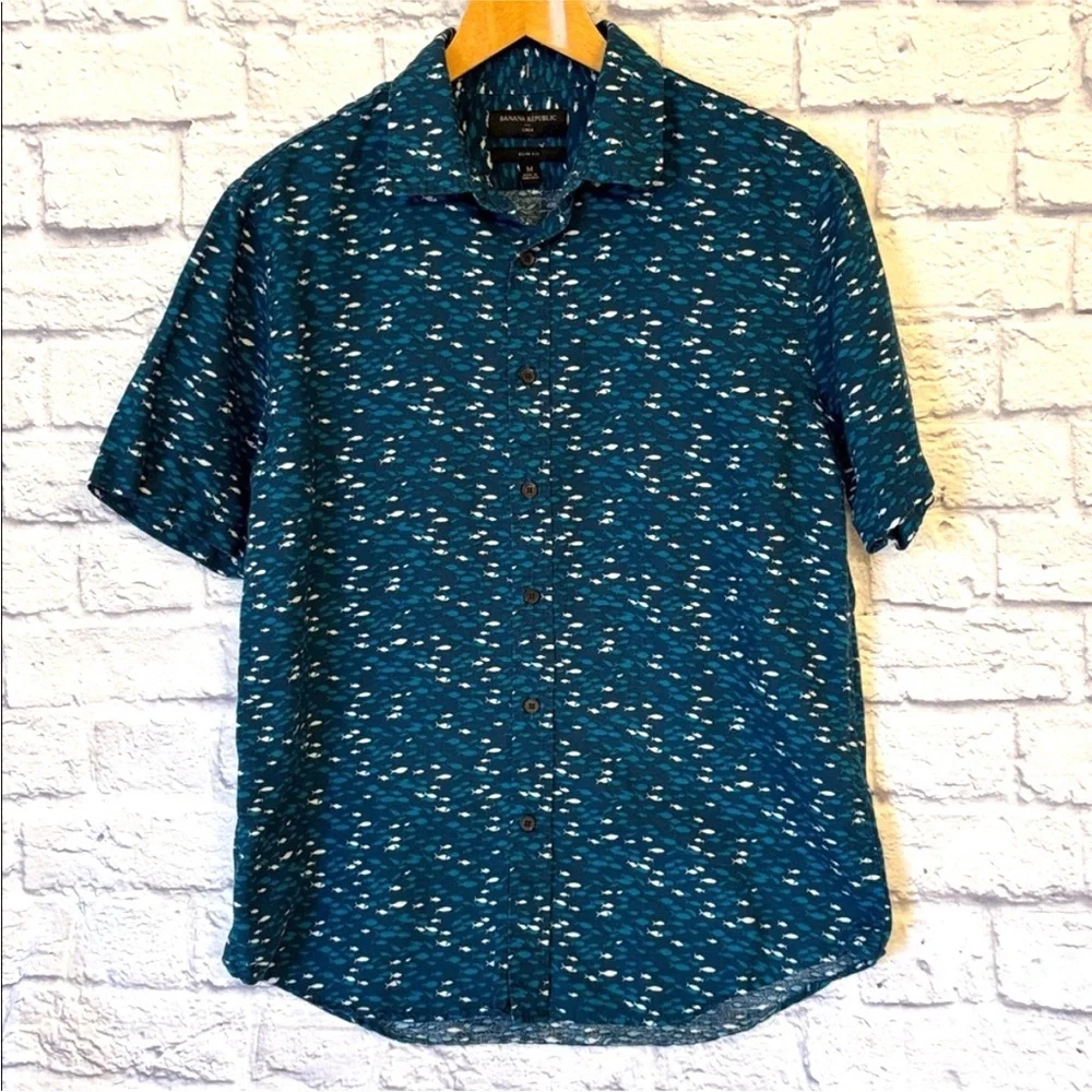 Banana Republic Linen Blend Fish Print Button Down Shirt Blue Men’s Size Medium